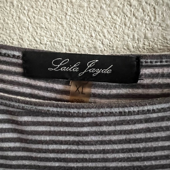 Basic T Shirt - Picture 2 of 3